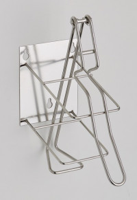 Wall mount for HiBiSCRUB® square bottle